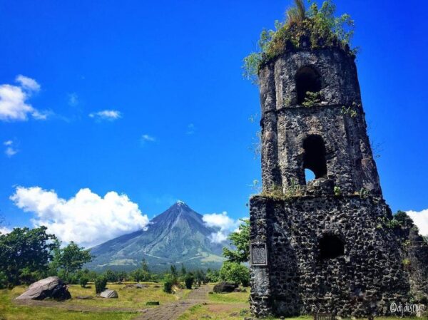 Cagsawa Ruins in Daraga